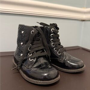 dELiA*s Shiny Black Kids Boots in Good Used Condition Size Eight Toddler